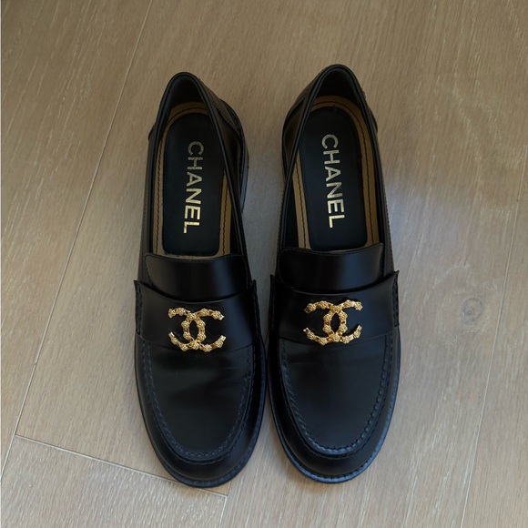 CHANEL Black Loafers with Gold Logo - Picture 1 of 9